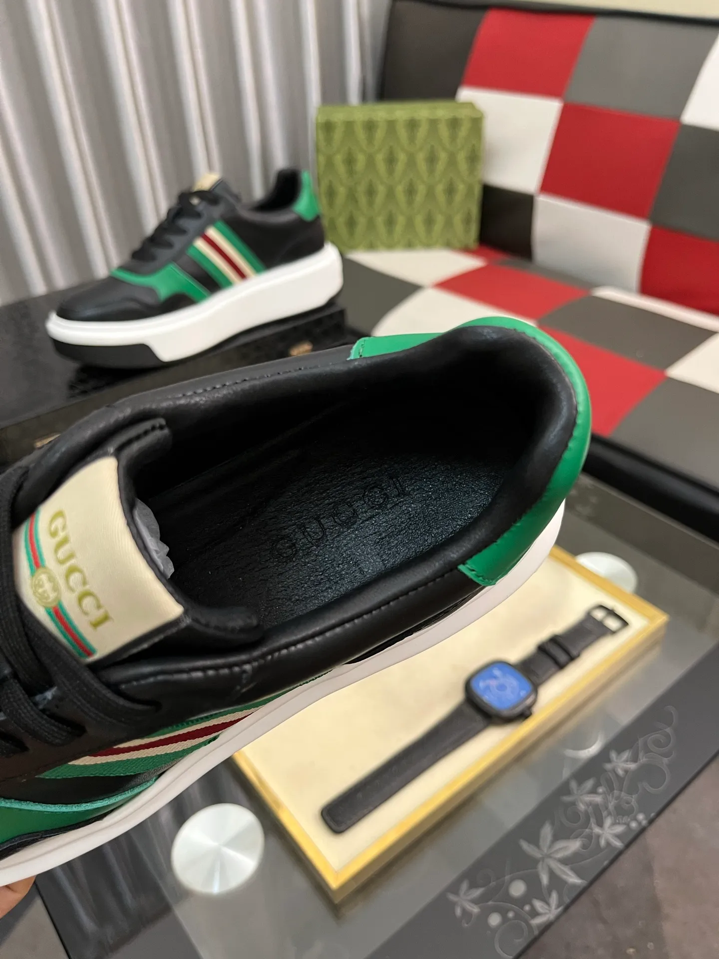 Men's Men's Shoes 💰458⌚️⌚️ [Gucci·Gucci] Original quality. ~ Unique modern style sneakers. 🏃A must-have casual shoe for trendy men😍😍 Original brand imported from Italy, imported original leather, sheep lining (refuses to discolor and grind feet) Sole: Original sole provided by the original factory, French lazy style design ⚠️Fit to the feet, original quality, super comfortable original sole. Just like shooting the real thing 🎬The real thing is better Code number: 38-443️⃣Colors available